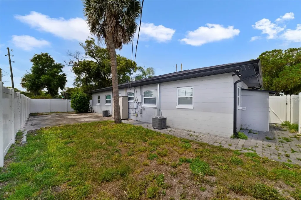 4521 Edgewater Drive Orlando FL 32804