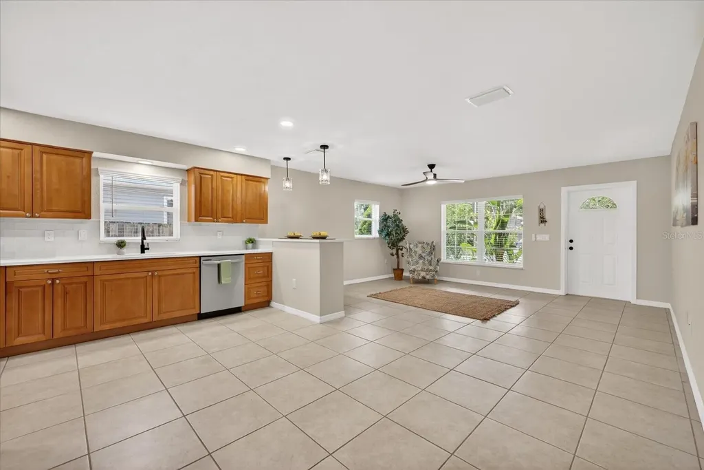541 Plumosa Avenue Clearwater FL 33756
