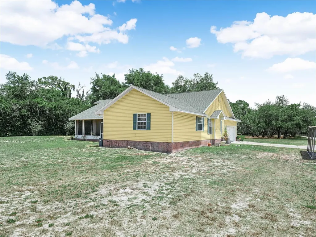 23 Oakwood Road Winter Haven FL 33880