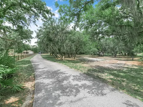 23 Oakwood Road Winter Haven FL 33880