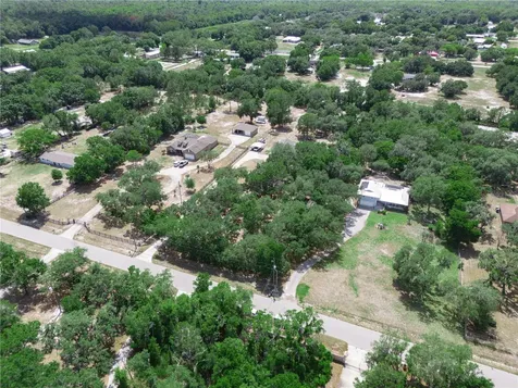 23 Oakwood Road Winter Haven FL 33880