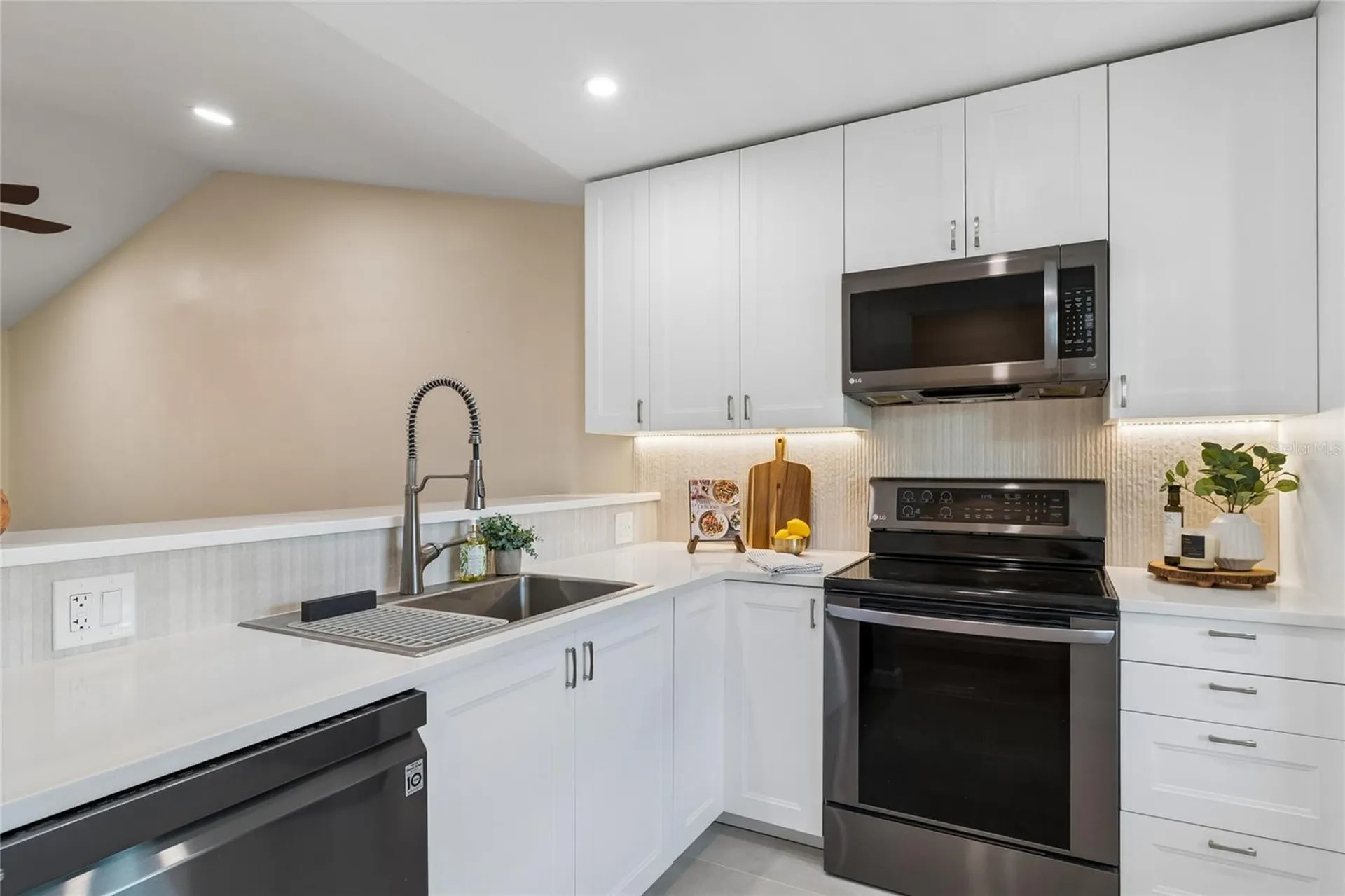 10780 43rd Street N Clearwater FL 33762