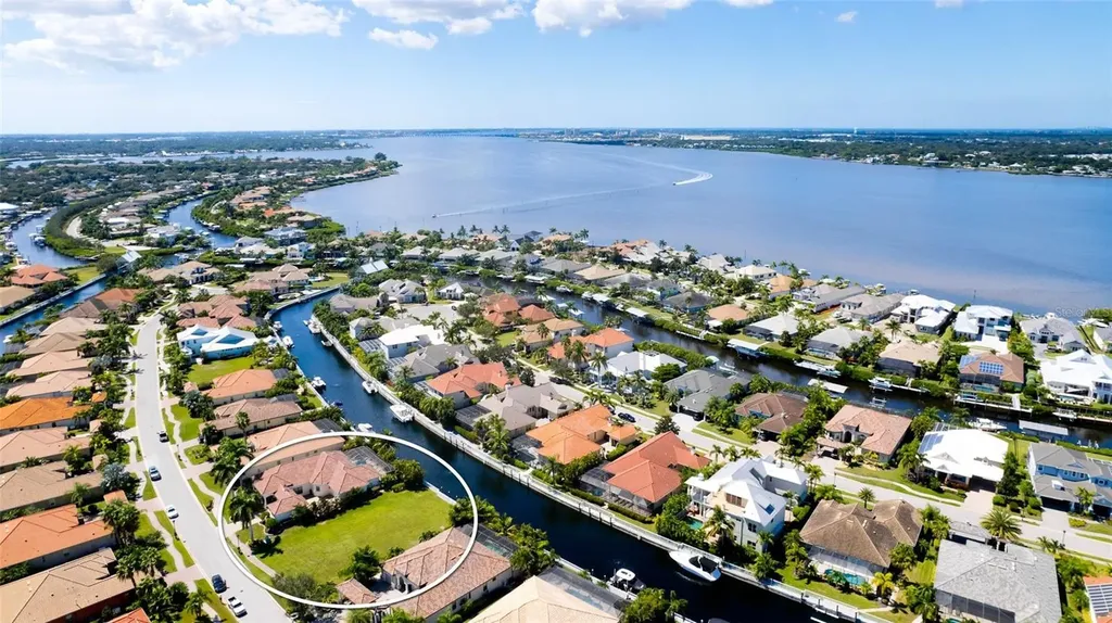 540 Mast Drive Bradenton FL 34208