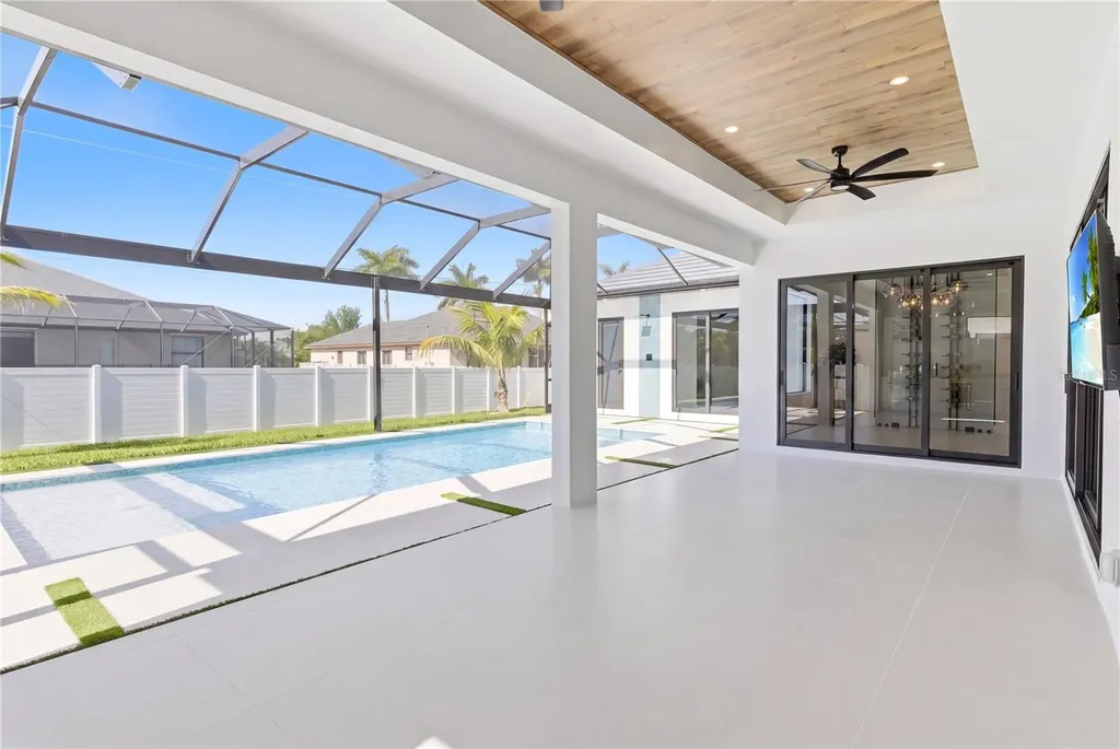 2739 SW 42nd Lane Cape Coral FL 33914