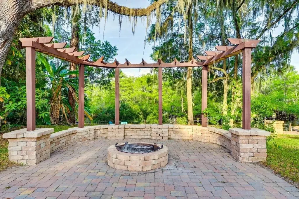 12103 Brightwater Boulevard Temple Terrace FL 33617
