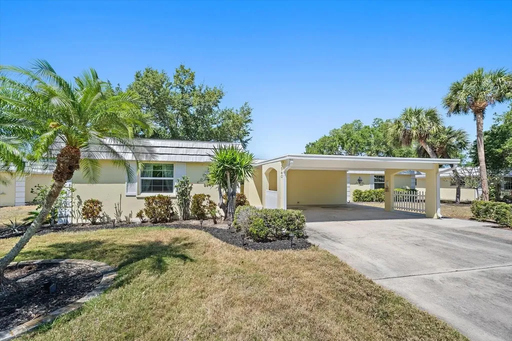 5940 Driftwood Avenue Sarasota FL 34231