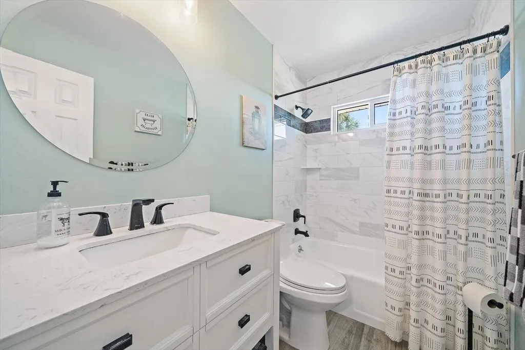 5940 Driftwood Avenue Sarasota FL 34231