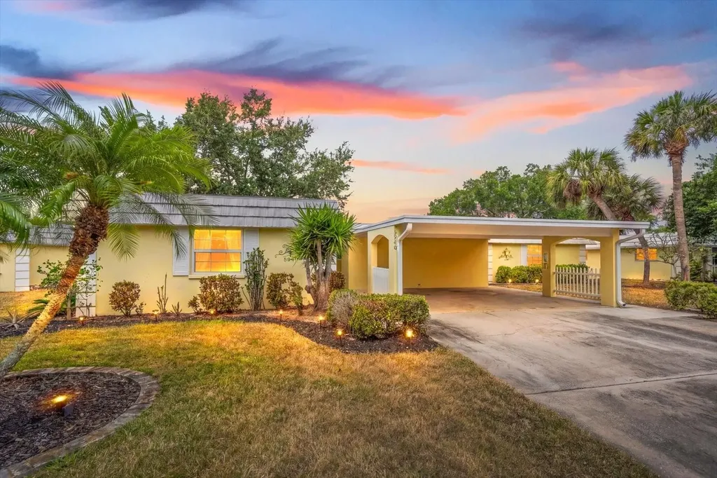 5940 Driftwood Avenue Sarasota FL 34231