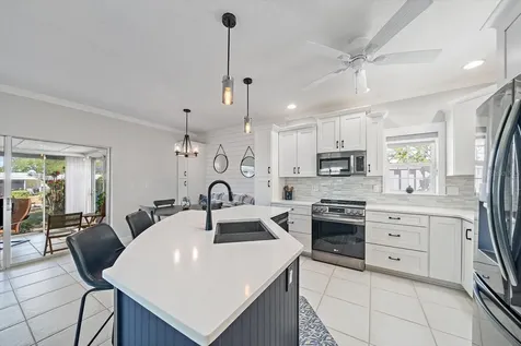 5940 Driftwood Avenue Sarasota FL 34231