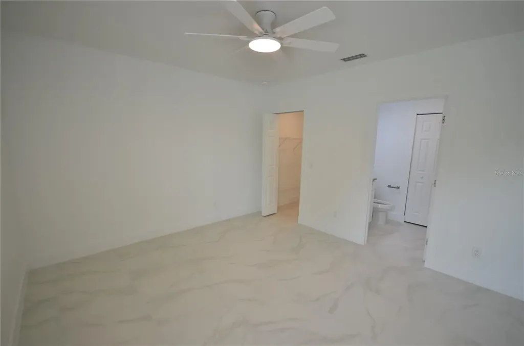 2197 Davis Court Fort Myers FL 33916