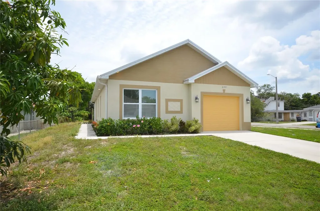 2197 Davis Court Fort Myers FL 33916