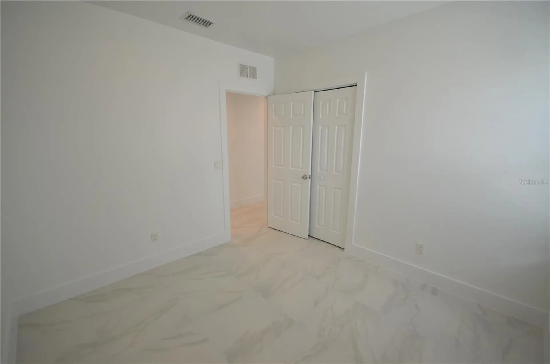 2197 Davis Court Fort Myers FL 33916