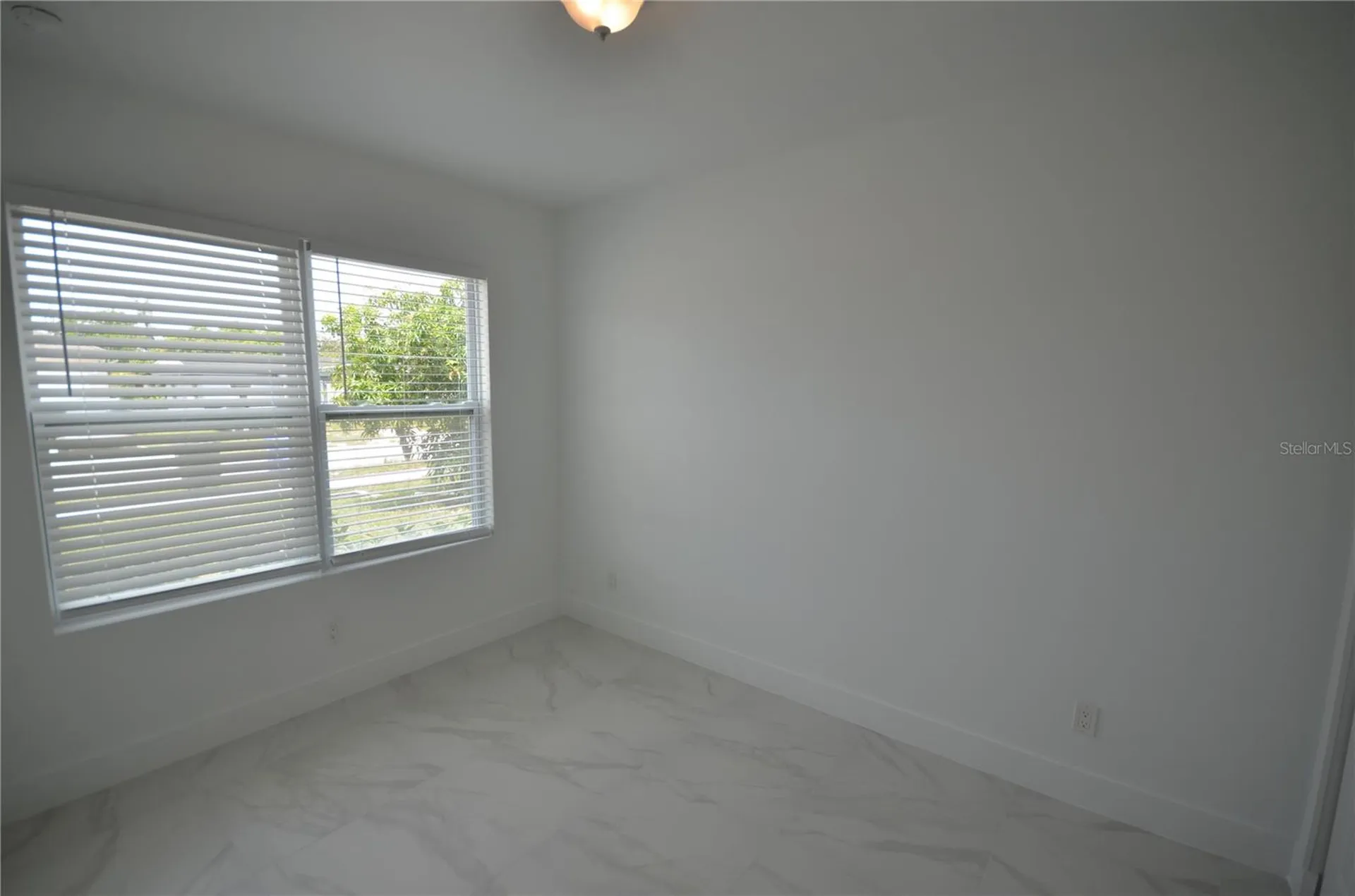 2197 Davis Court Fort Myers FL 33916