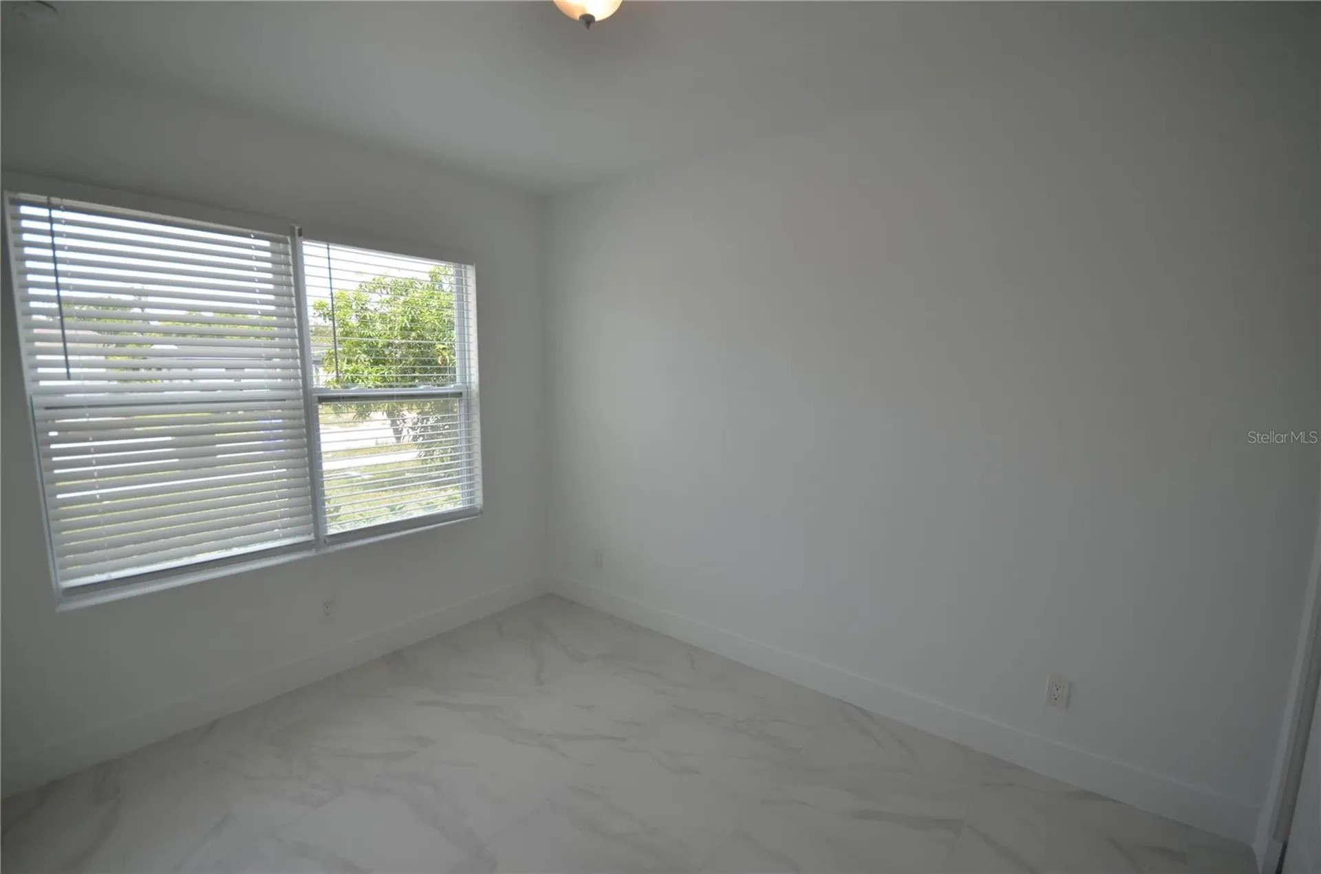 2197 Davis Court Fort Myers FL 33916