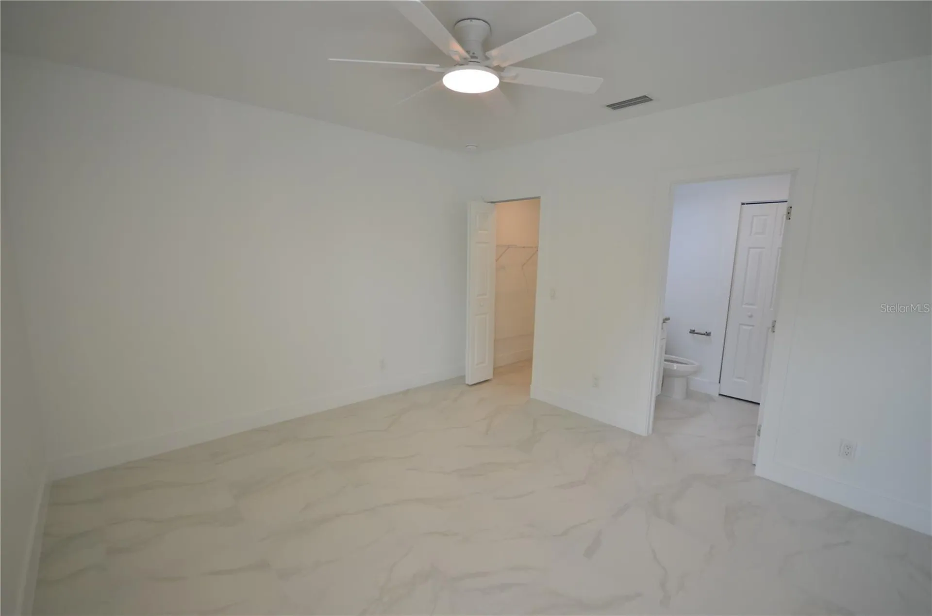 2197 Davis Court Fort Myers FL 33916