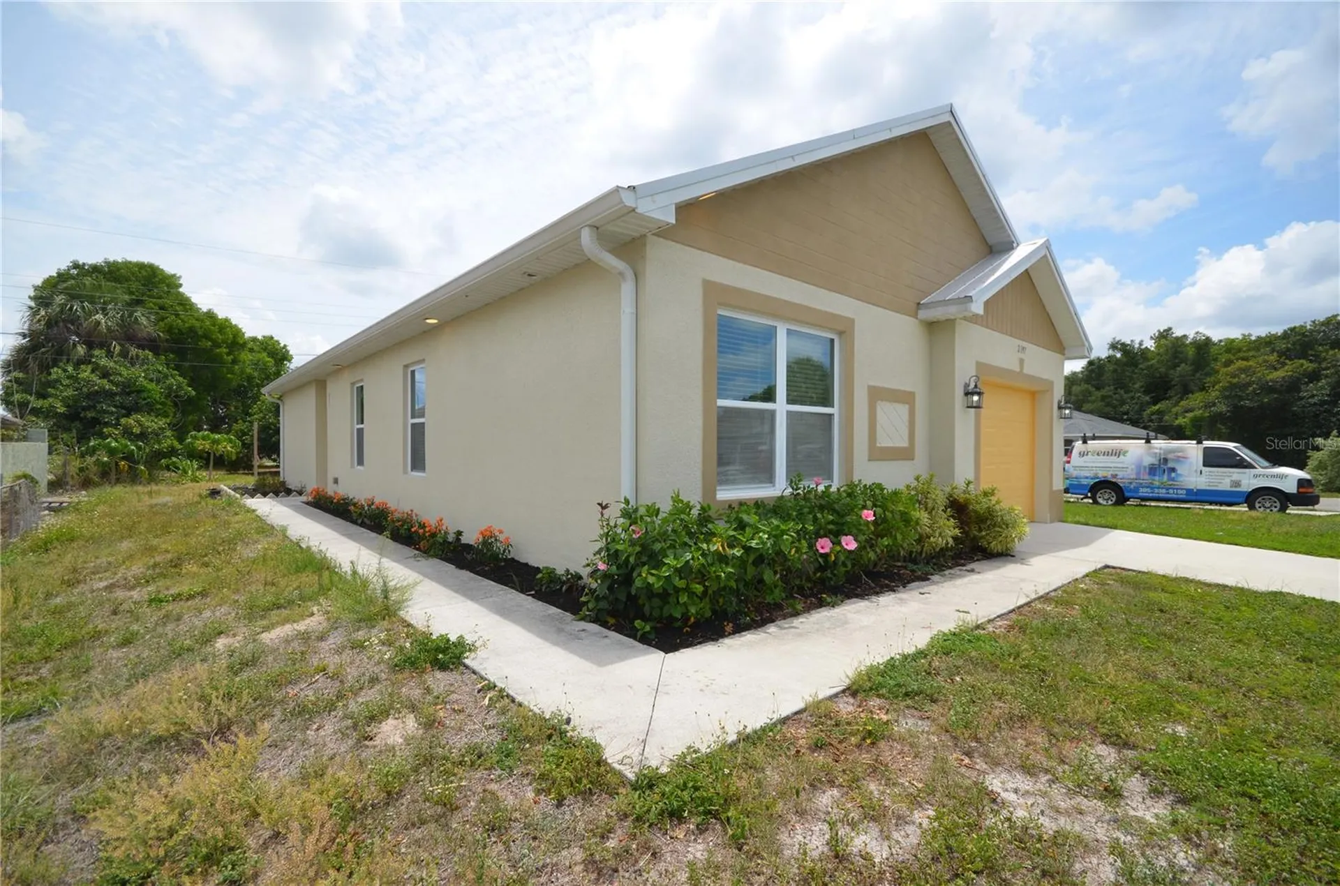 2197 Davis Court Fort Myers FL 33916