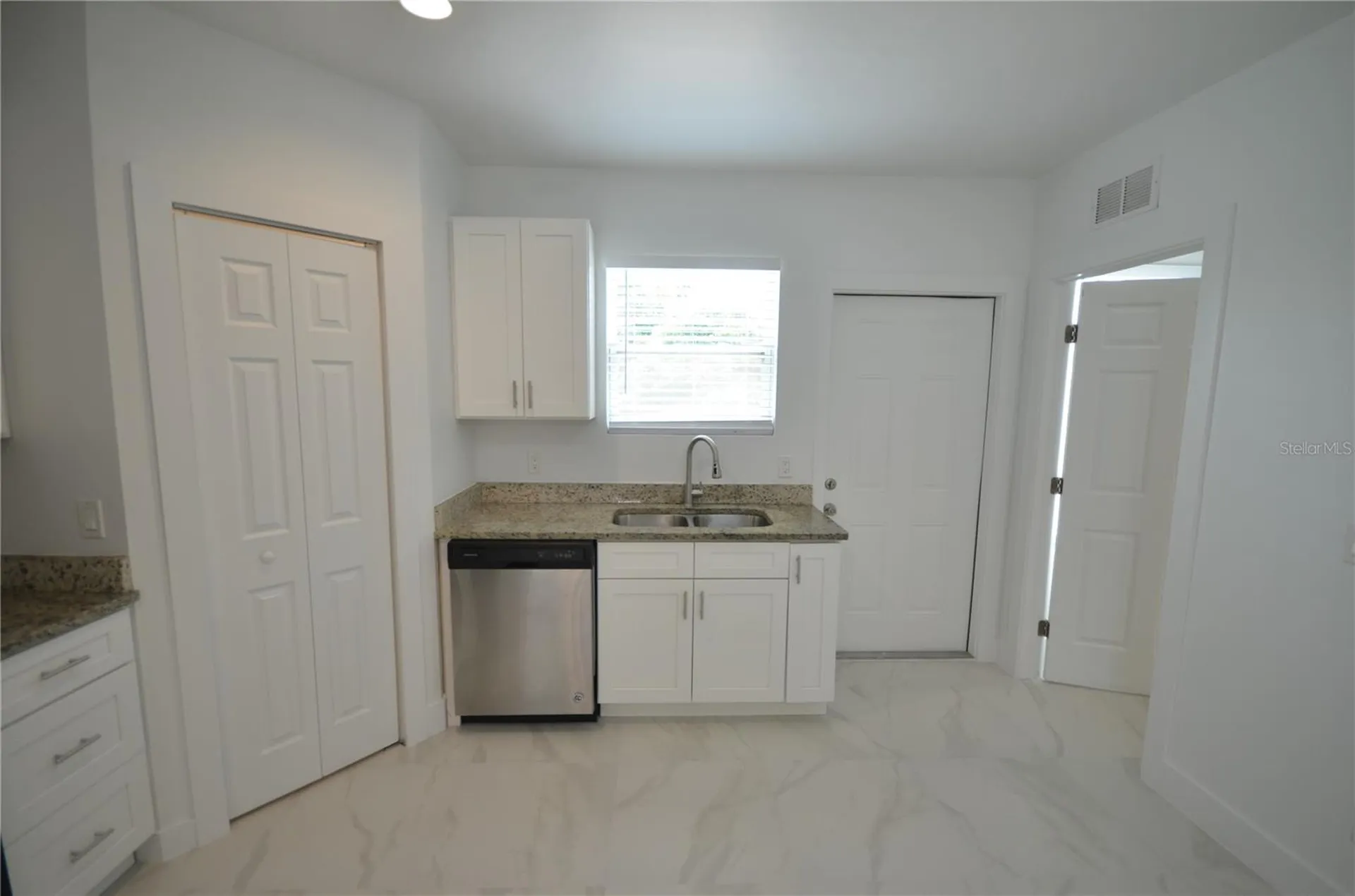 2197 Davis Court Fort Myers FL 33916