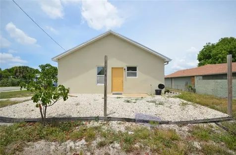 2197 Davis Court Fort Myers FL 33916