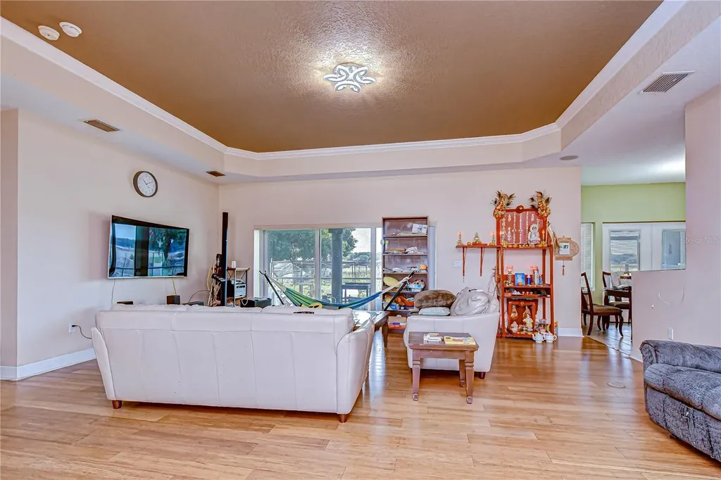 4036 Moores Lake Road Dover FL 33527