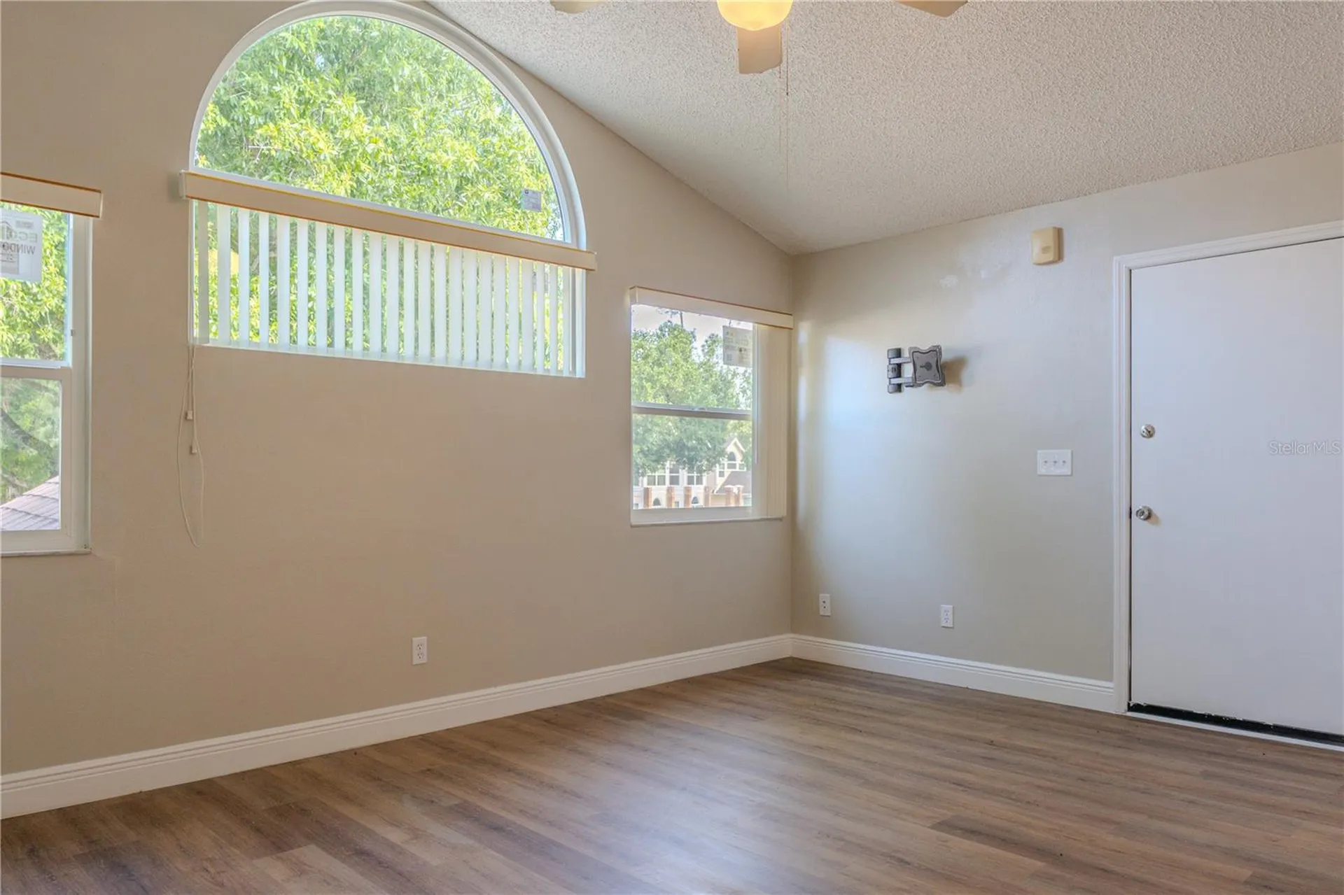 5004 Laguna Bay Circle Kissimmee FL 34746