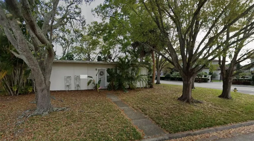 535 Monterey Boulevard NE St Petersburg FL 33704
