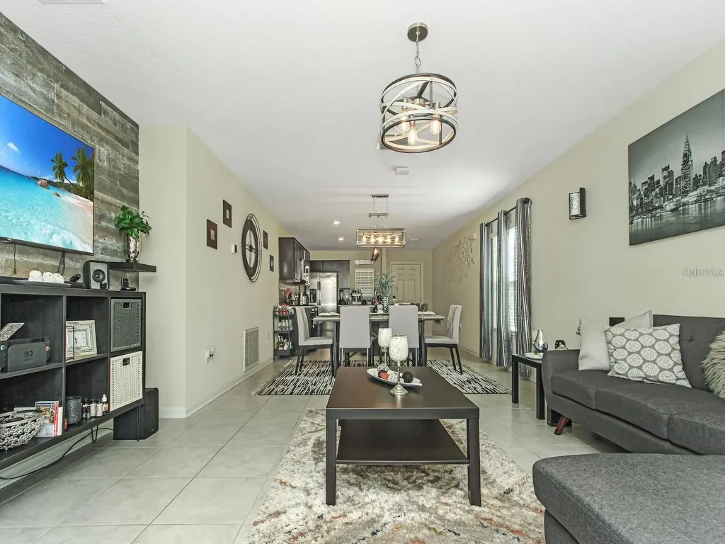 4347 Sunny Creek Place Kissimmee FL 34746