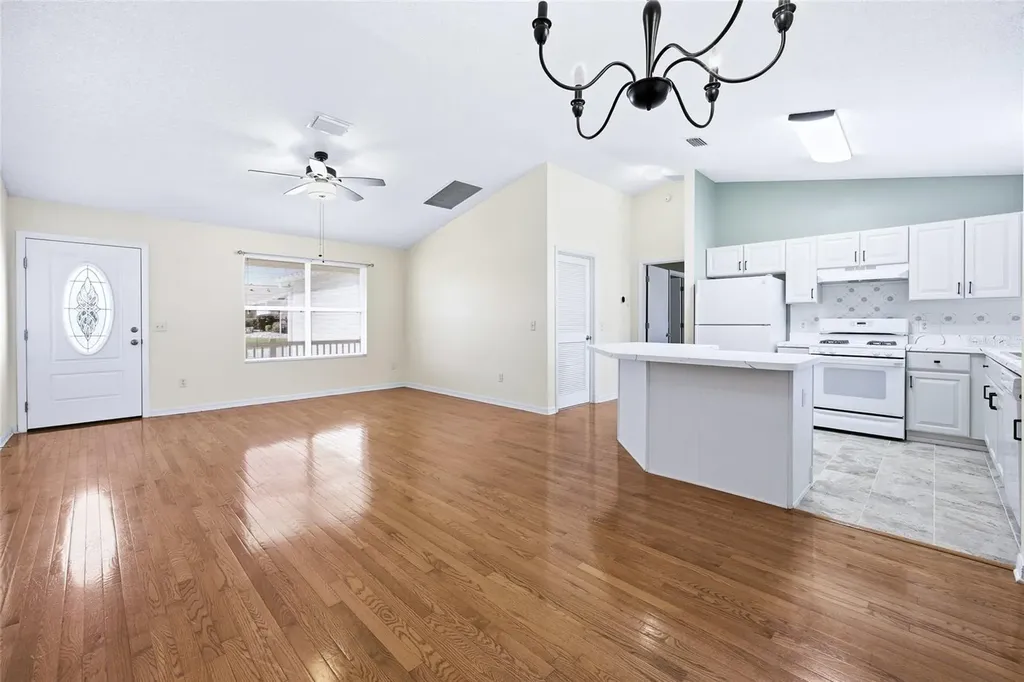 17705 SE 93rd Hawthorne Avenue The Villages FL 32162