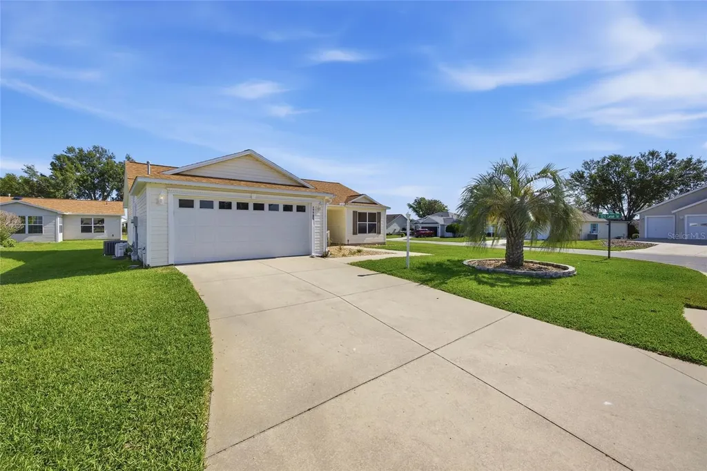 17705 SE 93rd Hawthorne Avenue The Villages FL 32162