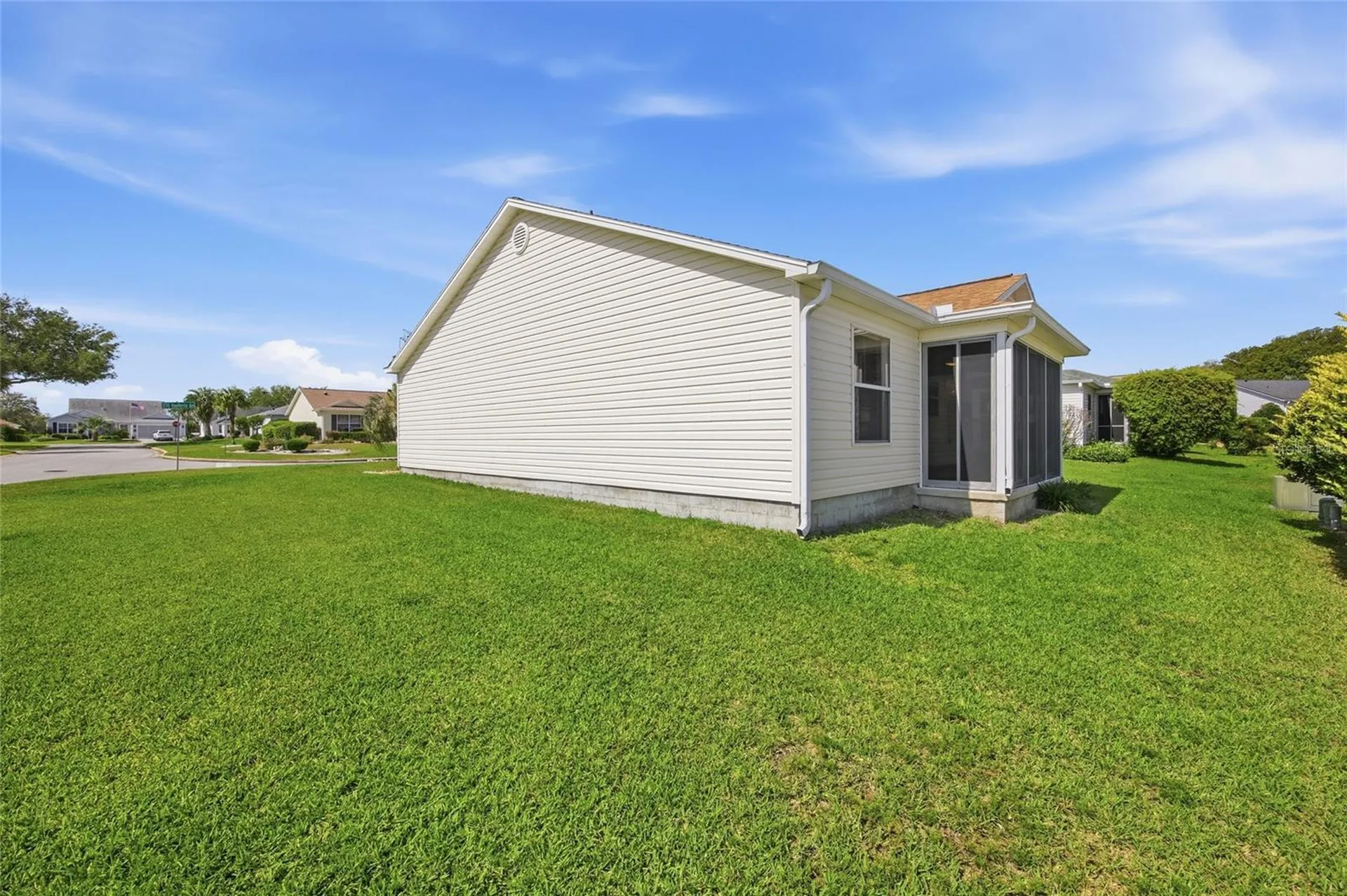 17705 SE 93rd Hawthorne Avenue The Villages FL 32162