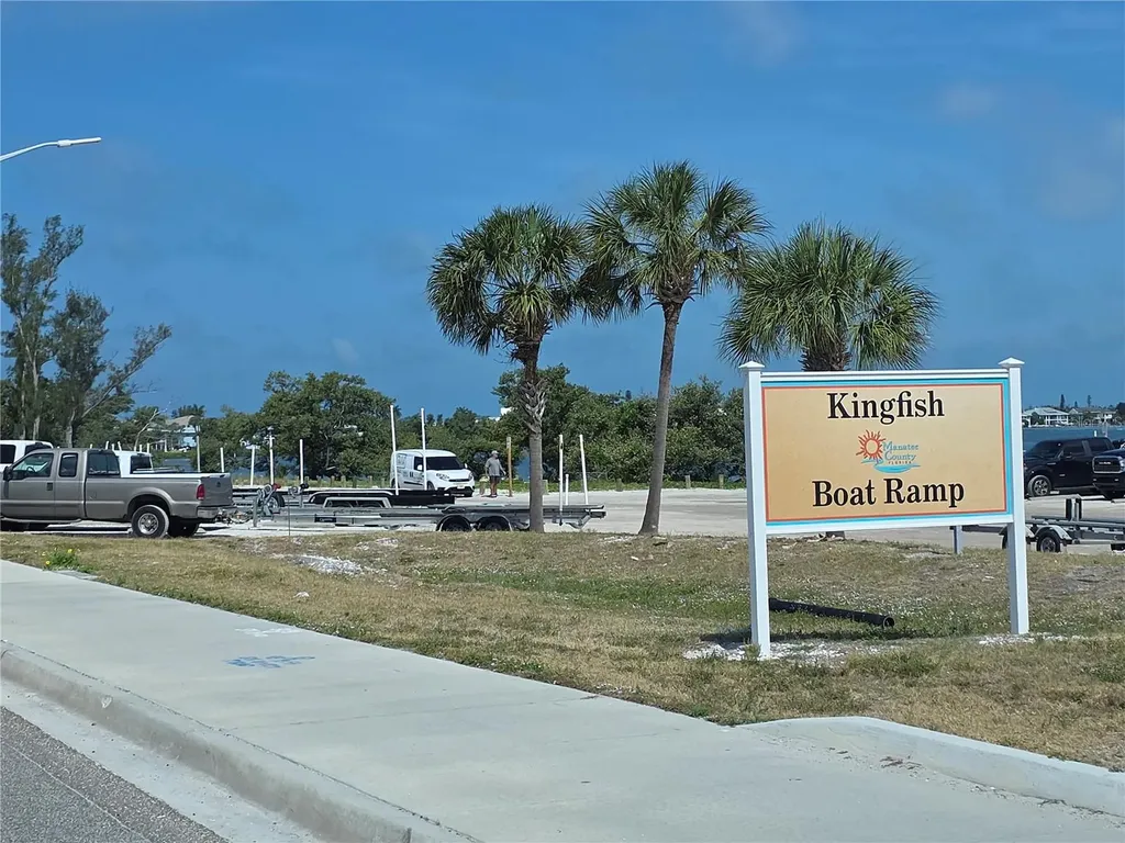 7518 4th Avenue W Bradenton FL 34209