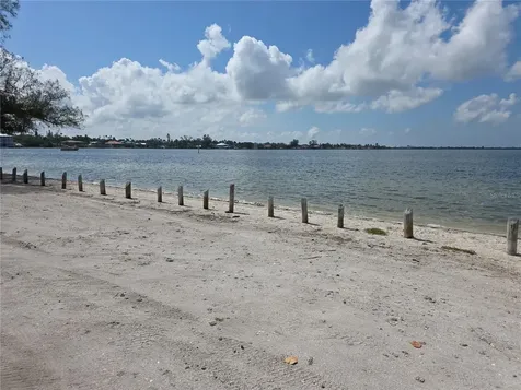 7518 4th Avenue W Bradenton FL 34209
