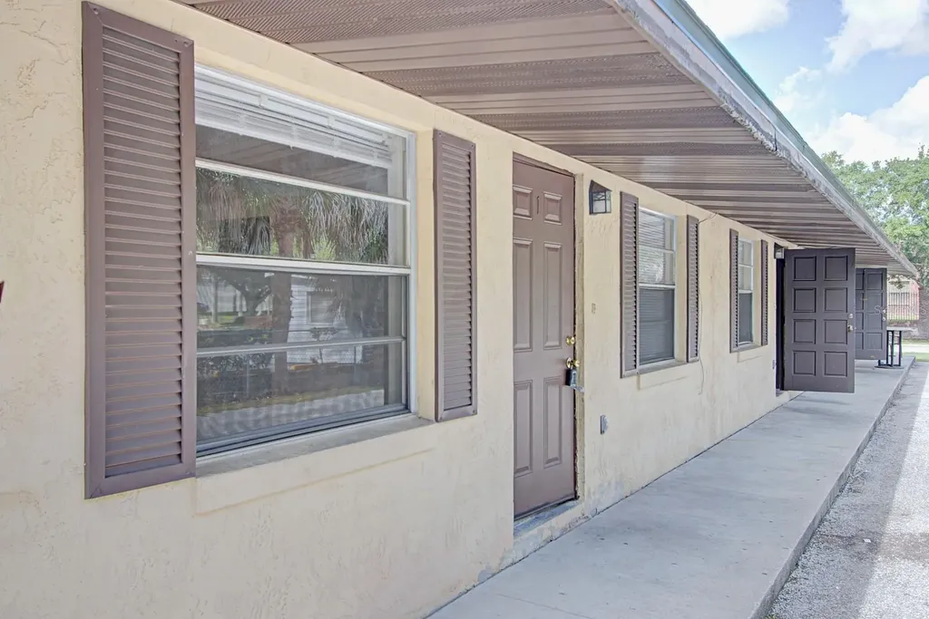 830 N Clake Street Deland FL 32724