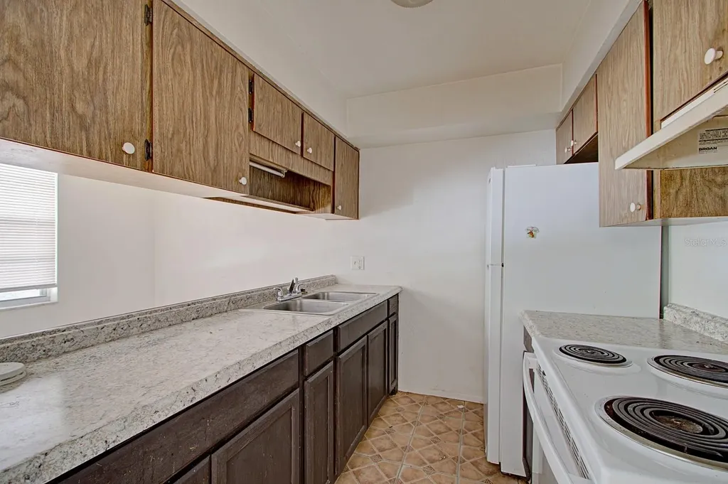 830 N Clake Street Deland FL 32724