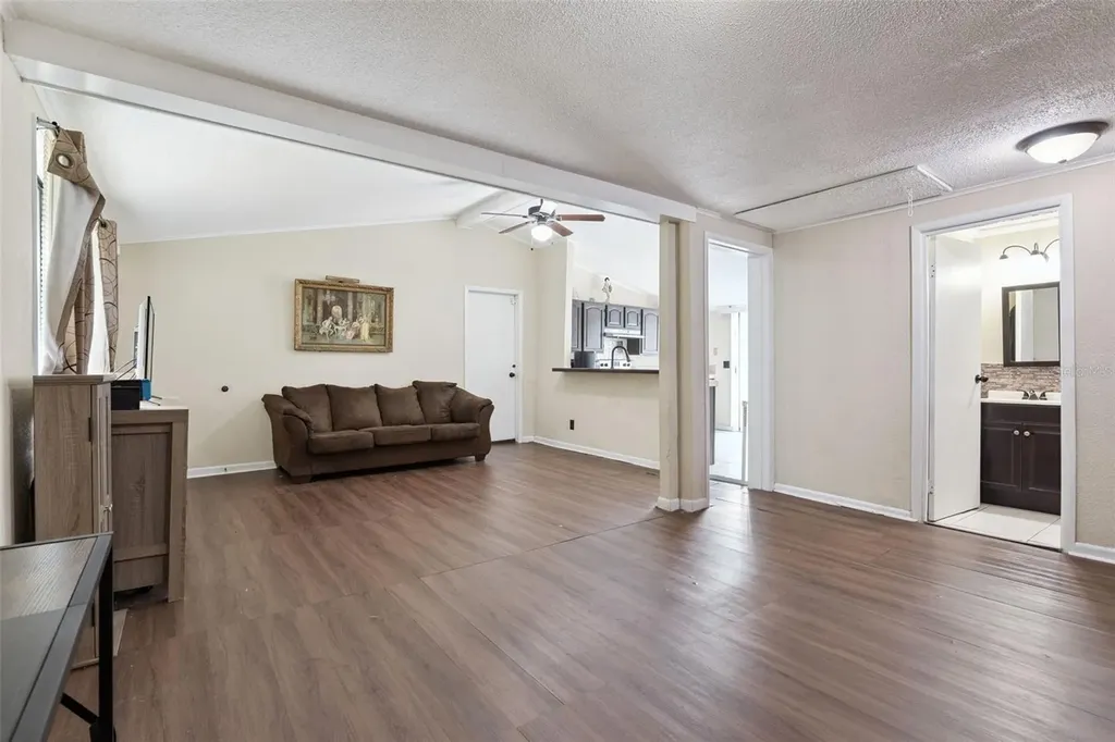 25 W Thrush Street Apopka FL 32712