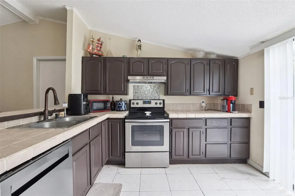 25 W Thrush Street Apopka FL 32712