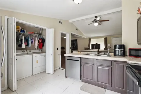 25 W Thrush Street Apopka FL 32712