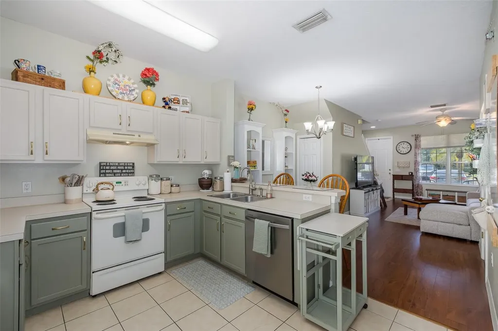12739 Sunland Court Tampa FL 33625