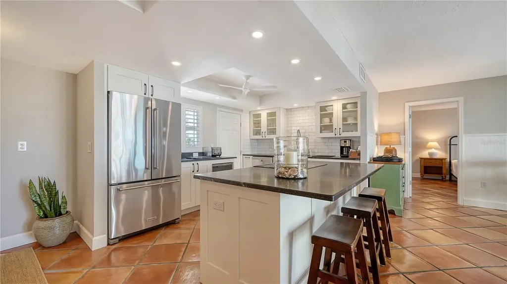 800 Benjamin Franklin Drive Sarasota FL 34236