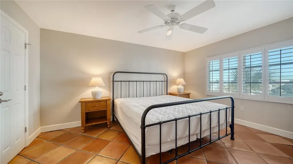 800 Benjamin Franklin Drive Sarasota FL 34236