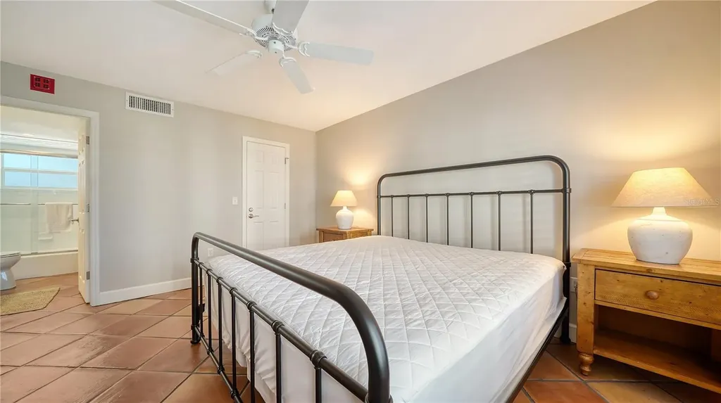 800 Benjamin Franklin Drive Sarasota FL 34236