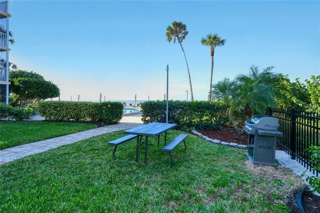 800 Benjamin Franklin Drive Sarasota FL 34236