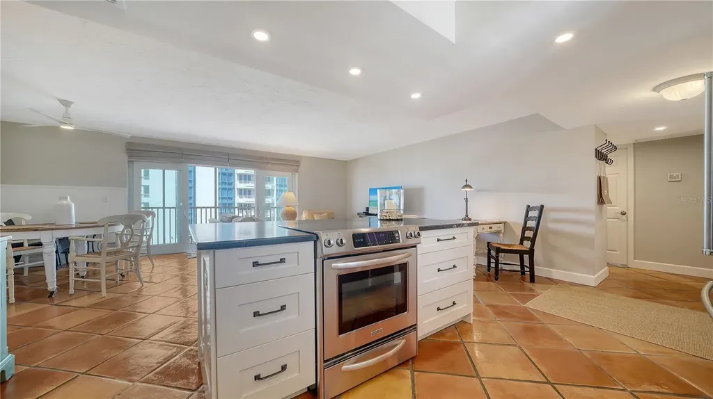 800 Benjamin Franklin Drive Sarasota FL 34236