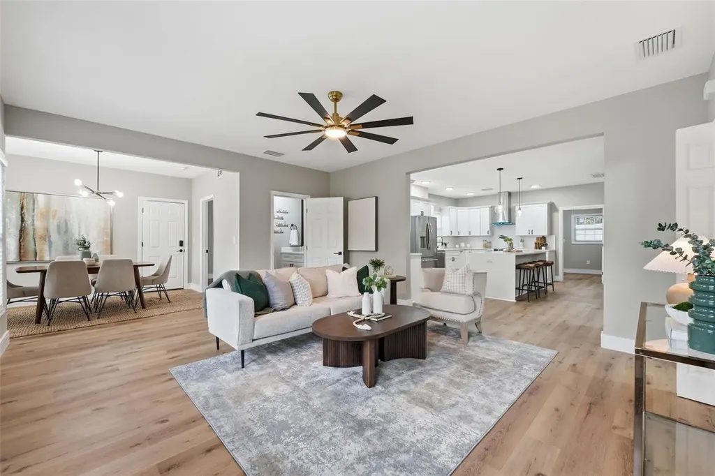 15 E Laurel Street Apopka FL 32703