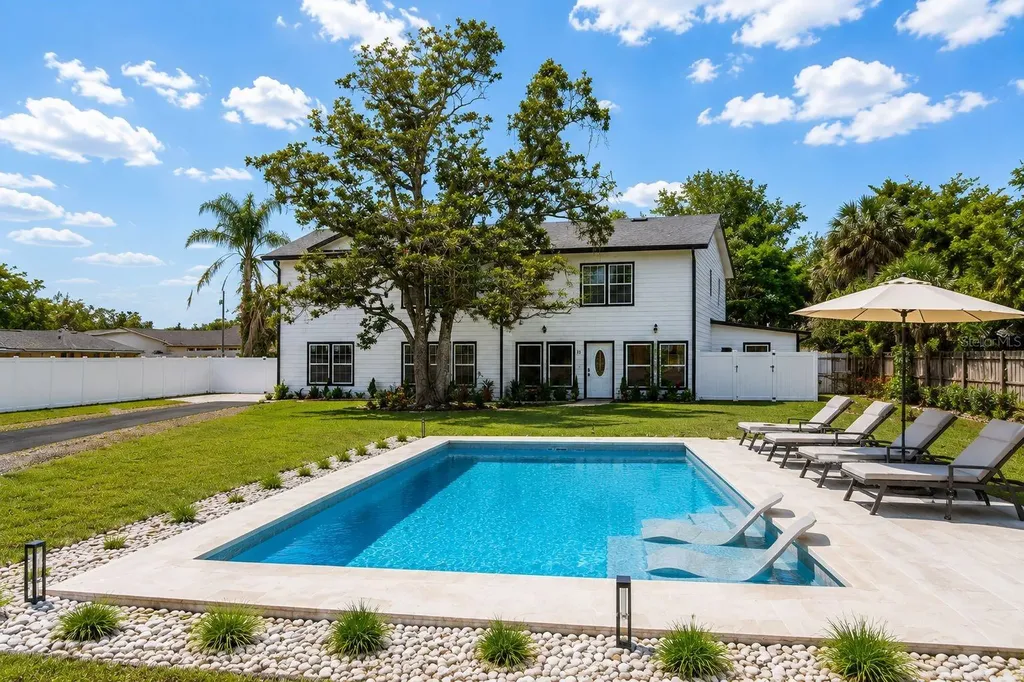 15 E Laurel Street Apopka FL 32703