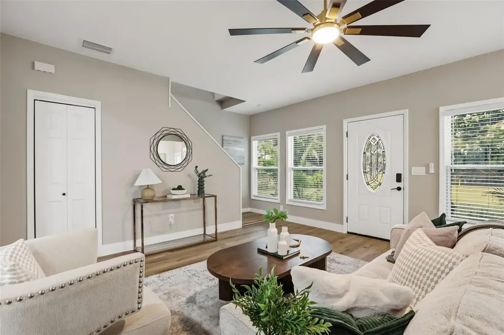 15 E Laurel Street Apopka FL 32703