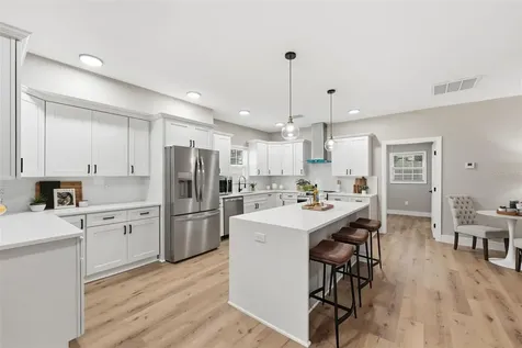 15 E Laurel Street Apopka FL 32703