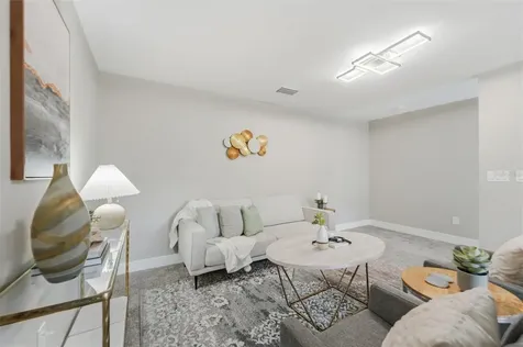 15 E Laurel Street Apopka FL 32703