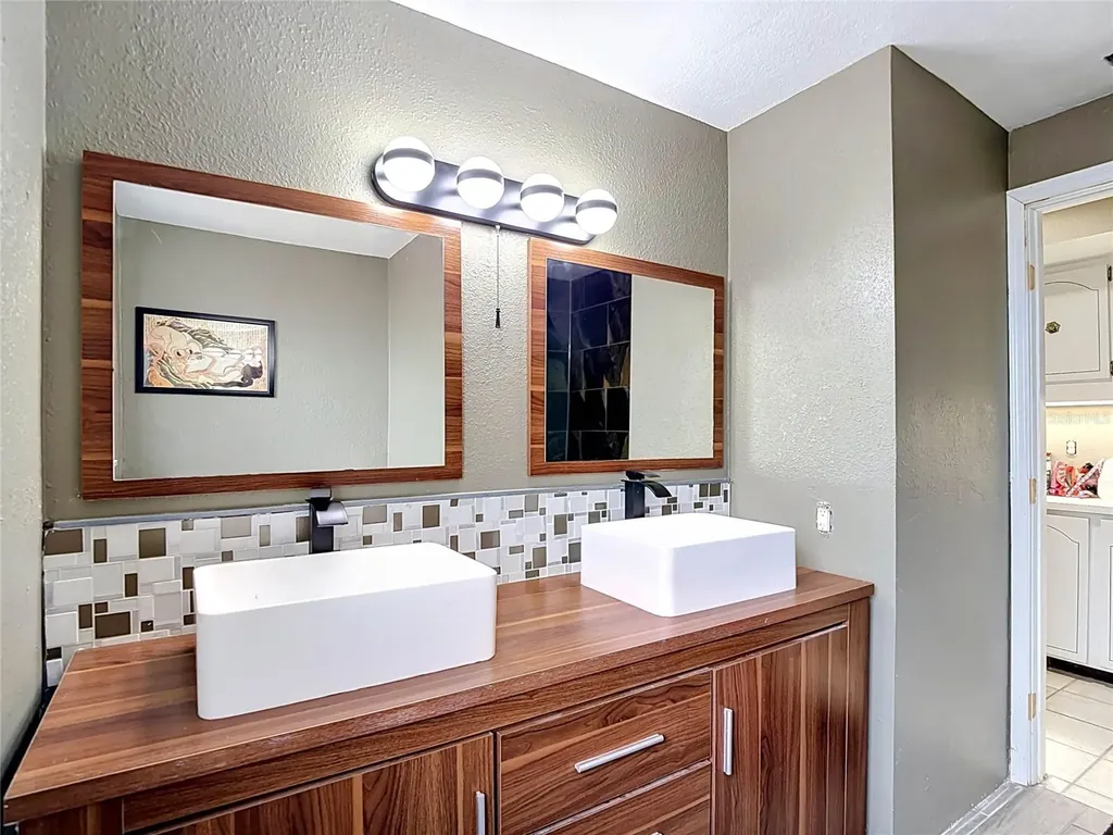 5433 Front Drive Holiday FL 34690
