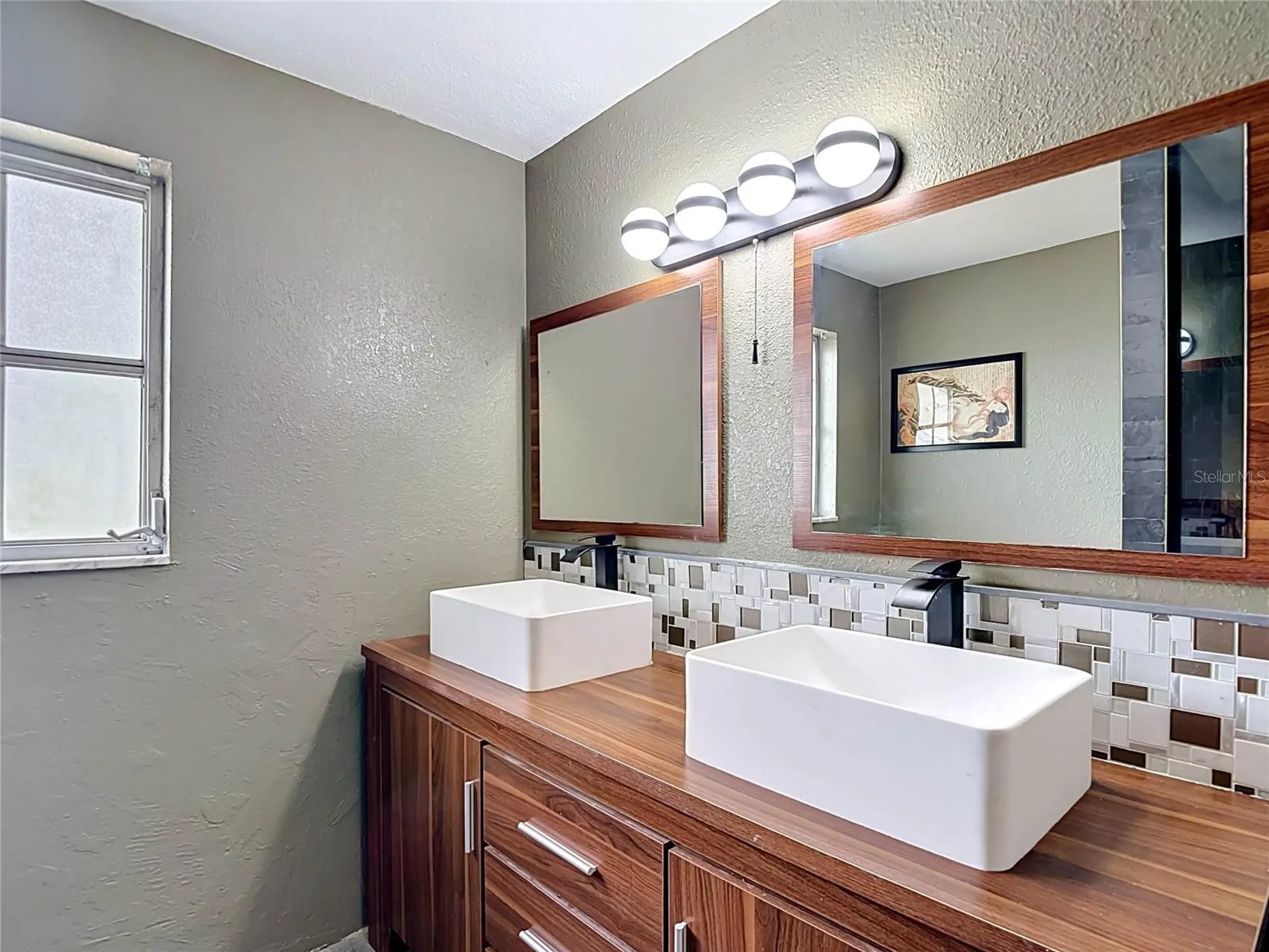 5433 Front Drive Holiday FL 34690