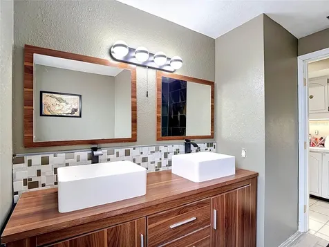 5433 Front Drive Holiday FL 34690